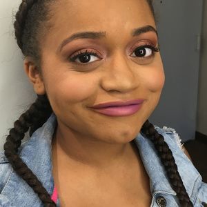 Meet your Posher, Mia